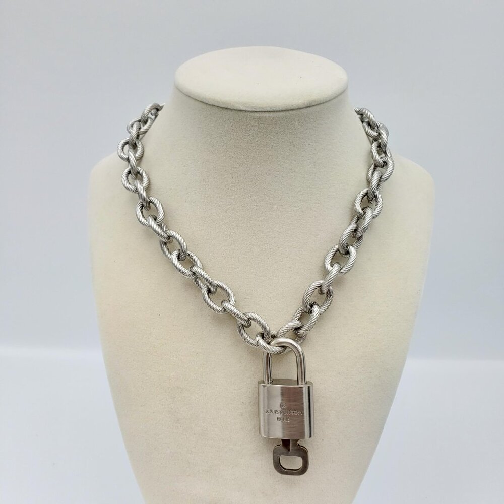 Authentic Louis Vuitton Padlock w/Unbranded Stainless Steel Plated Silver Chain - Picture 7 of 9